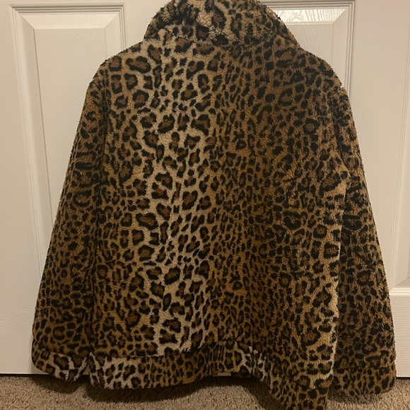 Leopard Levi Jacket / Size Medium - Picture 6 of 7